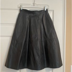 Black leather A lined skirt (lined) like new